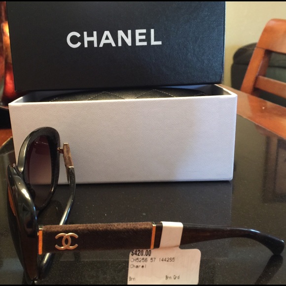 CHANEL Sunglasses - Picture 2 of 2