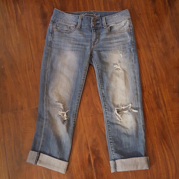 American eagle distressed boyfriend capri jeans