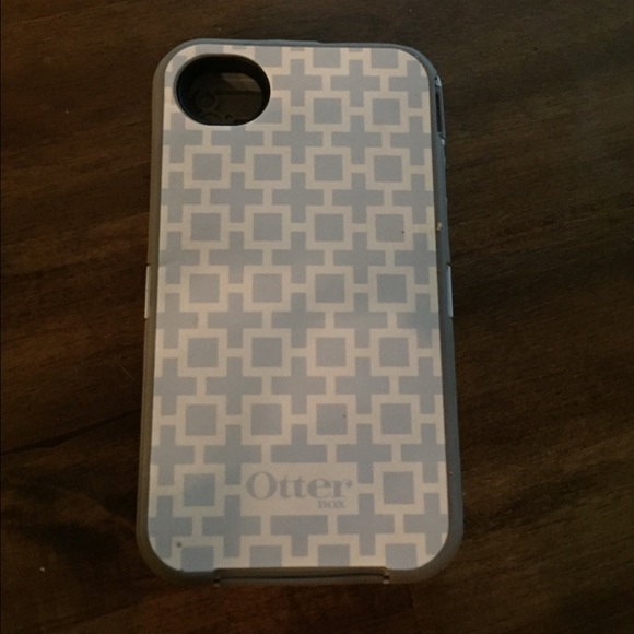 OtterBox 4/4s case