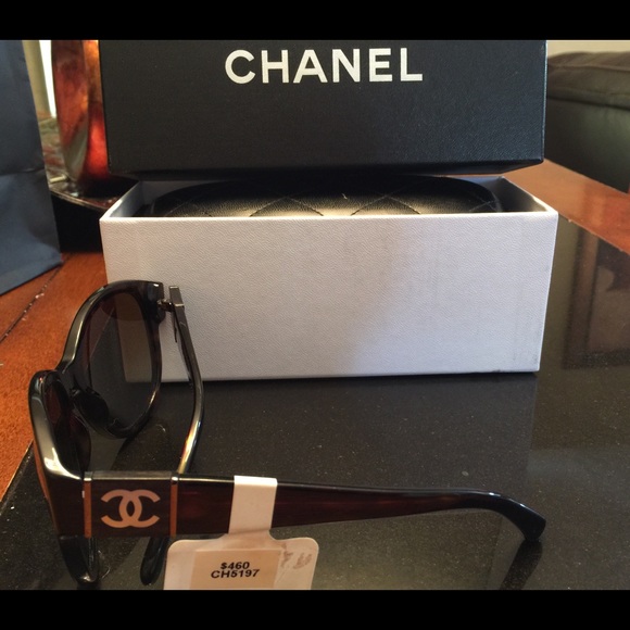 CHANEL sunglasses - Picture 2 of 2
