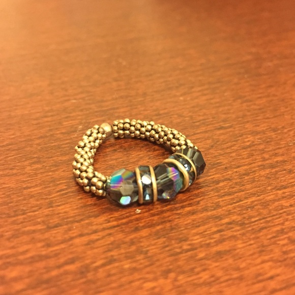 Sterling silver stretch ring Swarovski center