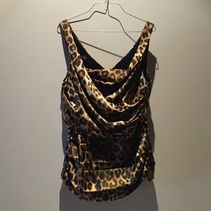 EXPRESS L Leopard top with Side Zip Closure