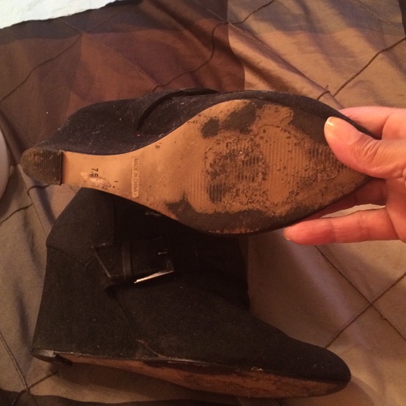 Black - Picture 3 of 3