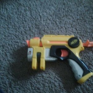 I am selling a nerf blaster.
