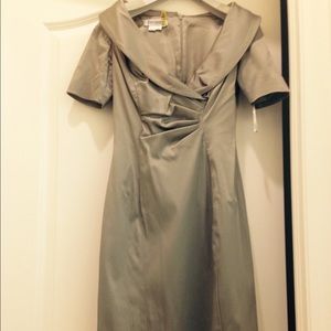 Classic Kay Unger Portrait Collar Dress