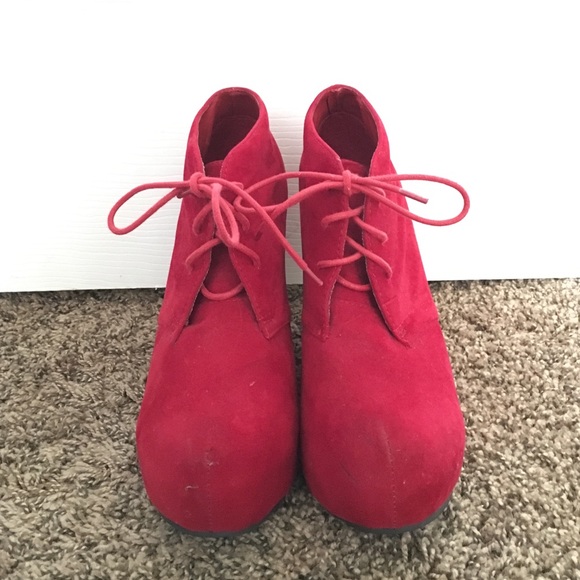 Red lace up wedges