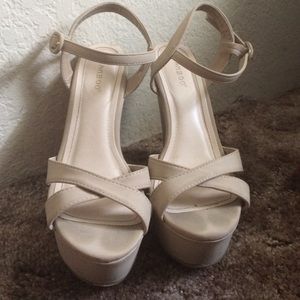 Bamboo off white wedges