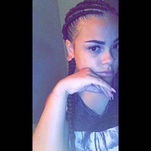 Meet your Posher, Lauren