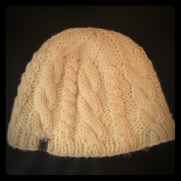 Cream colored knit North Face hat