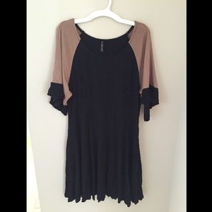 Skater skirt dress with flowy selves