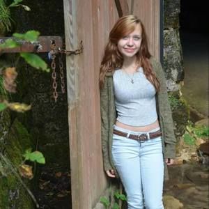 Meet your Posher, Alexia