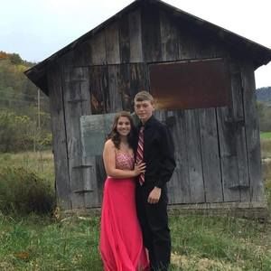 Meet your Posher, Kayla