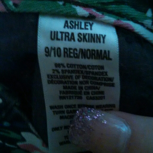 Jeans - Picture 3 of 3