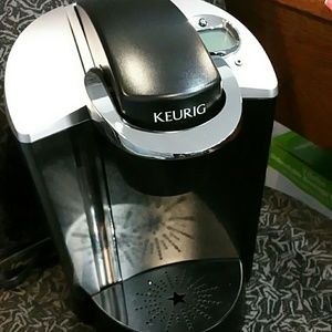 *Sold Nearly New Keurig B60 Brewing Machine