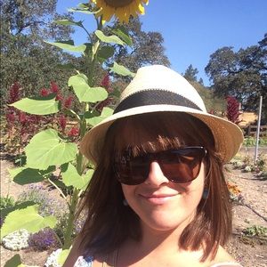 Meet your Posher, Sonia