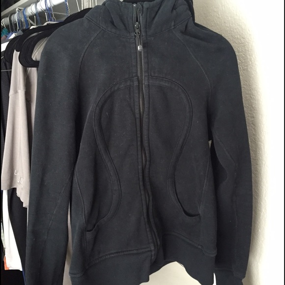 Lululemon Scuba Hoodie. Black hoodie like new!!!