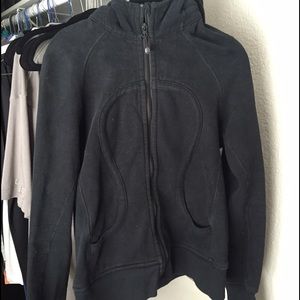 Lululemon Scuba Hoodie. Black hoodie like new!!!