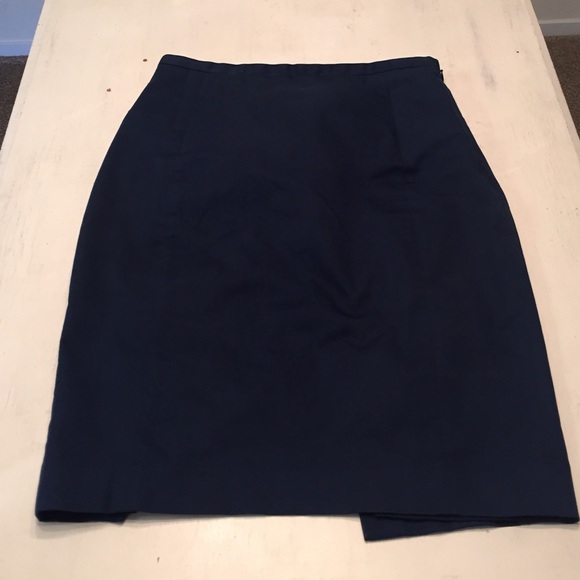 🎉Sold 💕 Chevron detail navy pencil skirt - Picture 2 of 4