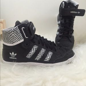 Adidas Original Centenia Hi top  Sz 7.5 Black