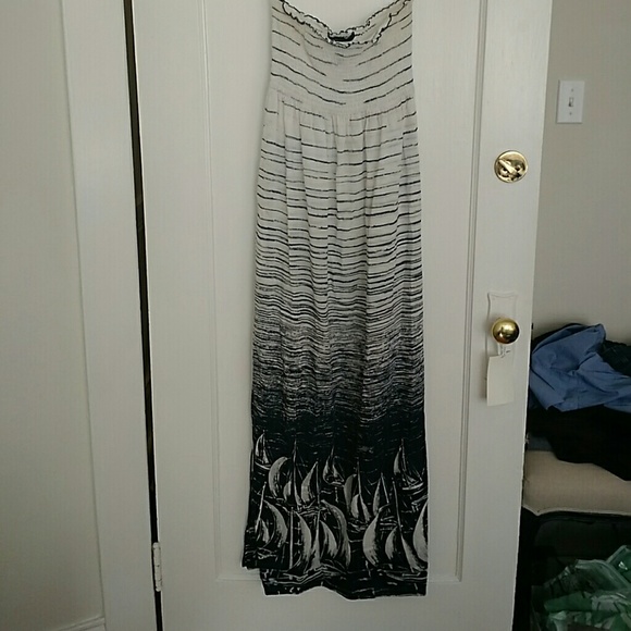 BCBG maxi strapless sailboat dress