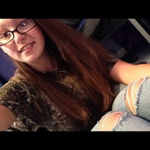 Meet your Posher, Alyssa