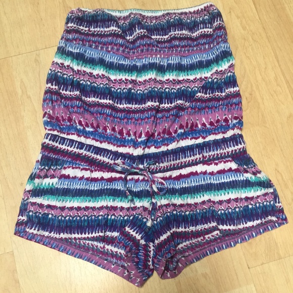 Billabong strapless romper size medium
