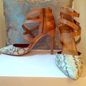 Snakeskin print Dolce Vita unique,stunning heels.