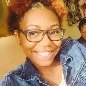 Meet your Posher, Elana