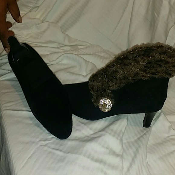 Boots - Picture 3 of 4