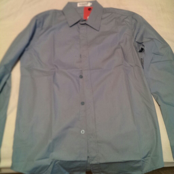 Men's long sleeve button up dress shirt. - Picture 1 of 1