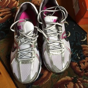 Size 7 women's Nike air Pegasus shoes