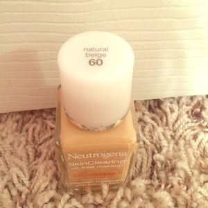 Neutrogena skin clearing oil-free makeup