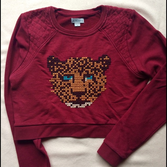 Long sleeve burgundy sweatshirt, size S.
