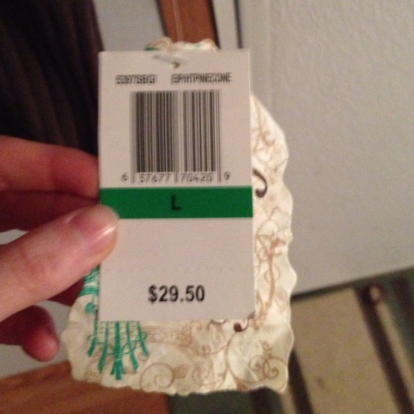 Sweater - Picture 4 of 4