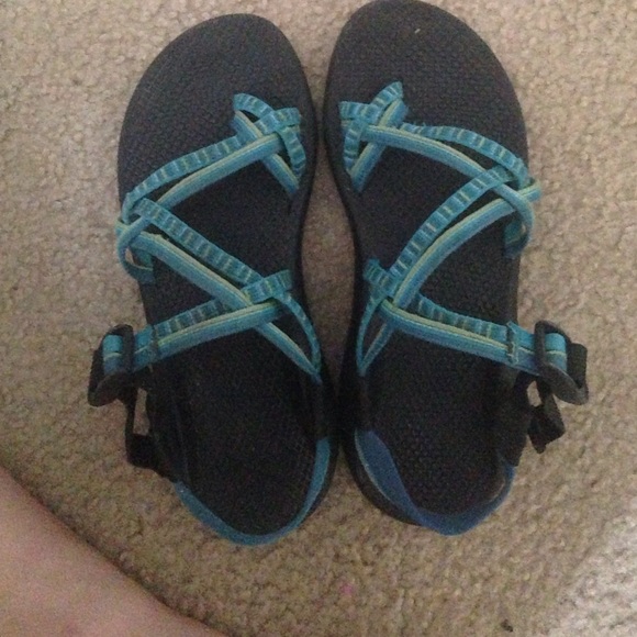 size 9 blue and green chacos