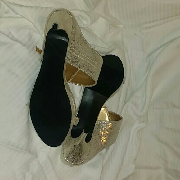 Sandals - Picture 2 of 3