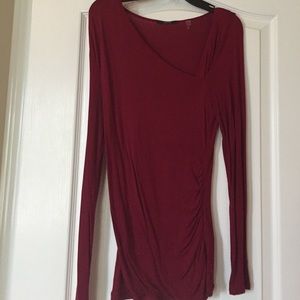 Tahari red long sleeve top