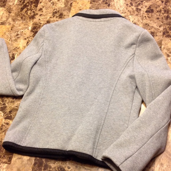 🙋🏻Sold in Bundle!🙋🏻Old Navy Fashion Blazer - Picture 3 of 4