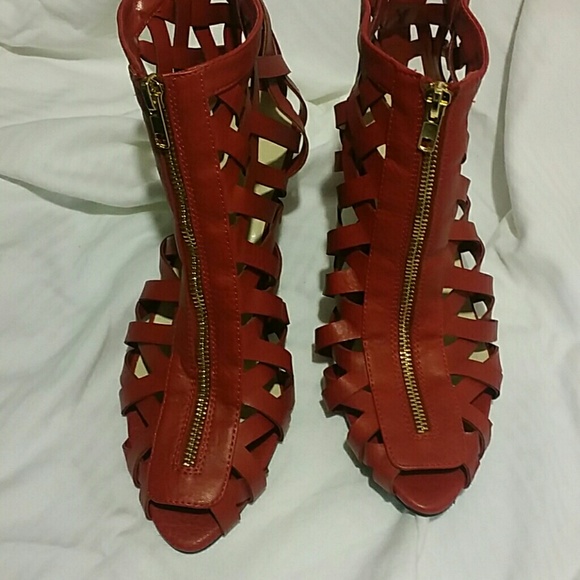 Sandals - Picture 2 of 4