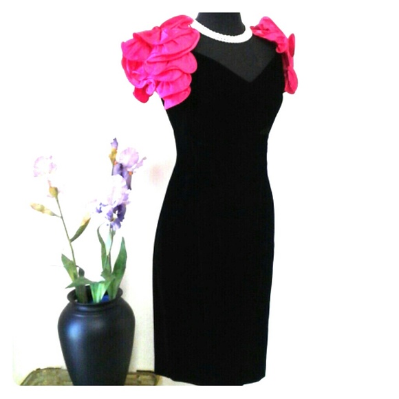 Vintage black velvet cocktail dress w/ruffles