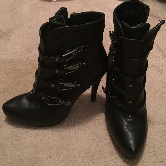 Shi high heel boots