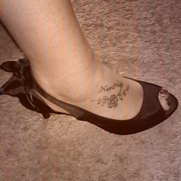 Heels - Picture 2 of 2