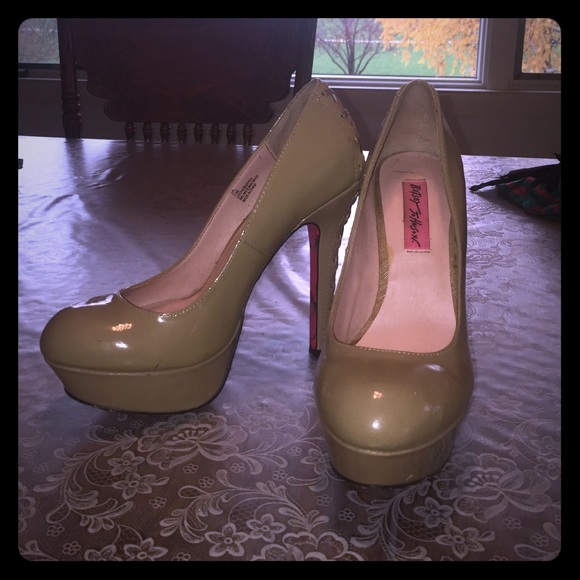 Tan heels