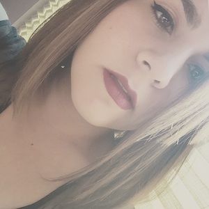 Meet your Posher, Estefania