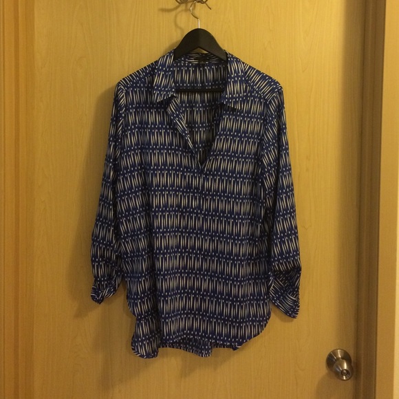 Blue and white collared tunic
