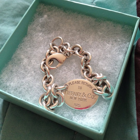 ❗️Price is Firm❗️Tiffany & Co Oval bracelet