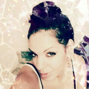 Meet your Posher, Clarissa