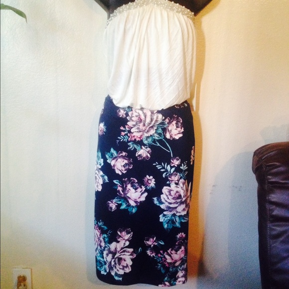 Lovely Navy blue floral skirt.