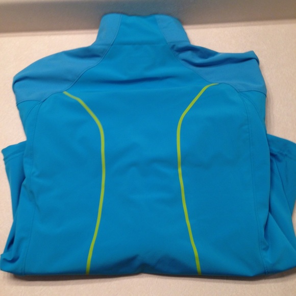 NWT Marmot jacket. Ladies size M - Picture 2 of 4