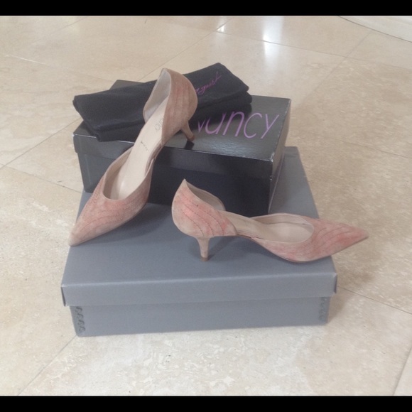🔥☄️Designer Nude Sparkle Suede D'orsay Pumps size 37